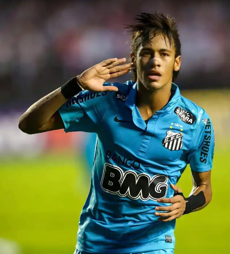 凯恩转会至 凯恩转会至