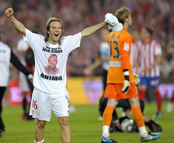 奠定了坚实 奠定了坚实